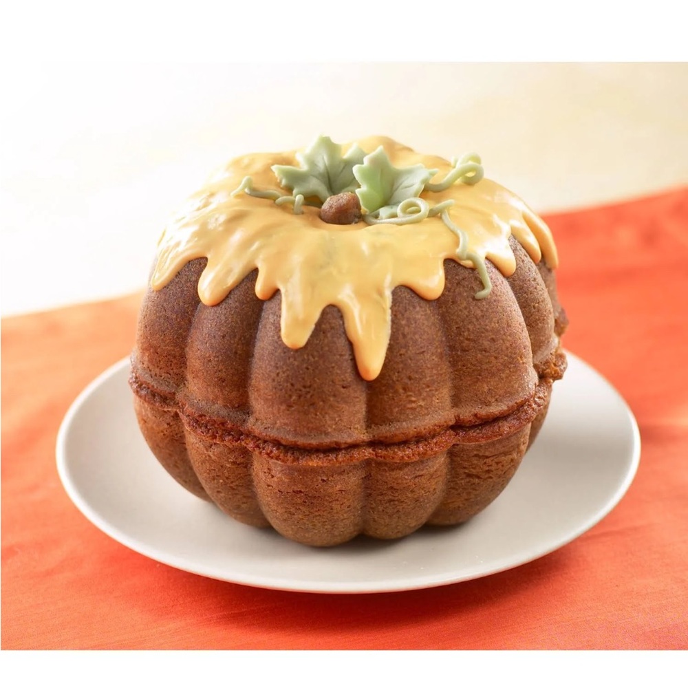 🍁HP! Nordic Ware The Great Pumpkin Pan. USA